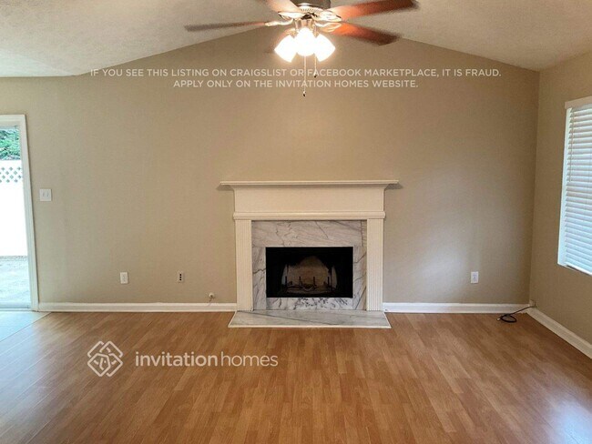Foto del edificio - 785 Peeksville Rd