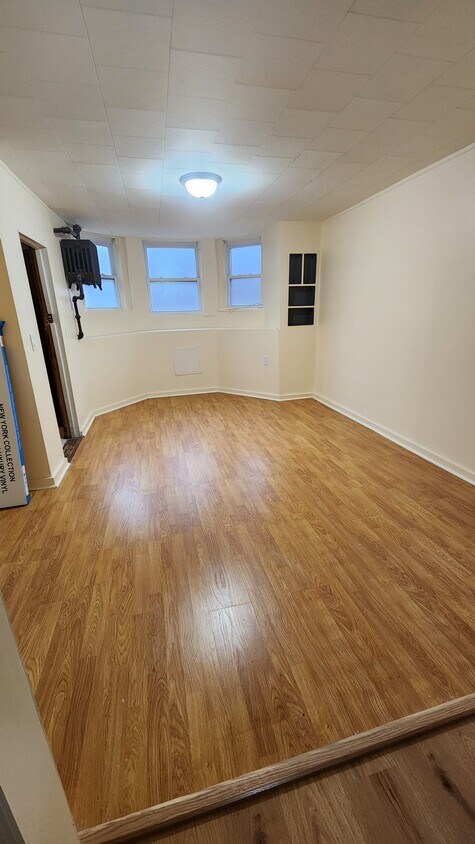 Foto principal - 650 54th St