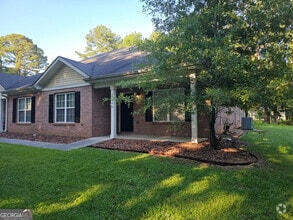Building Photo - 633 Senoia Rd