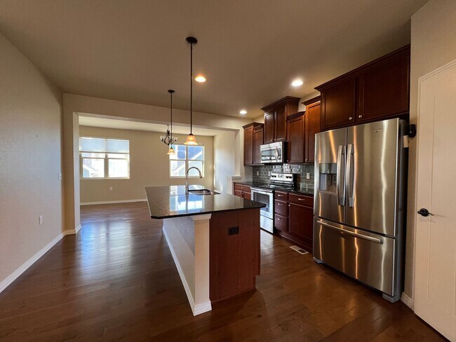 Foto del edificio - Check out this 3/bed 2.5/bath townhome in ...