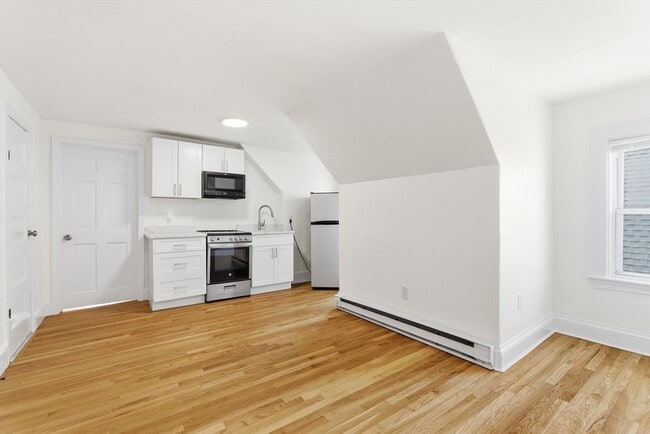 Foto del edificio - 70 Bellevue St