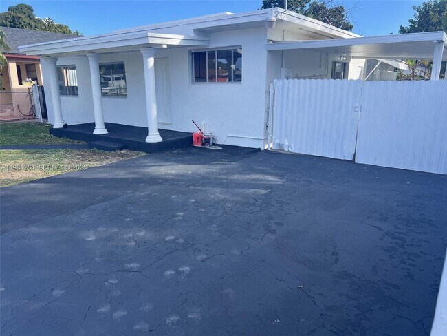 Foto del edificio - 3090 NW 29th St