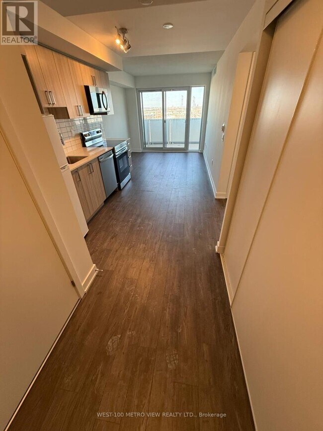 Photo du bâtiment - 1010 Sandy Beach Rd