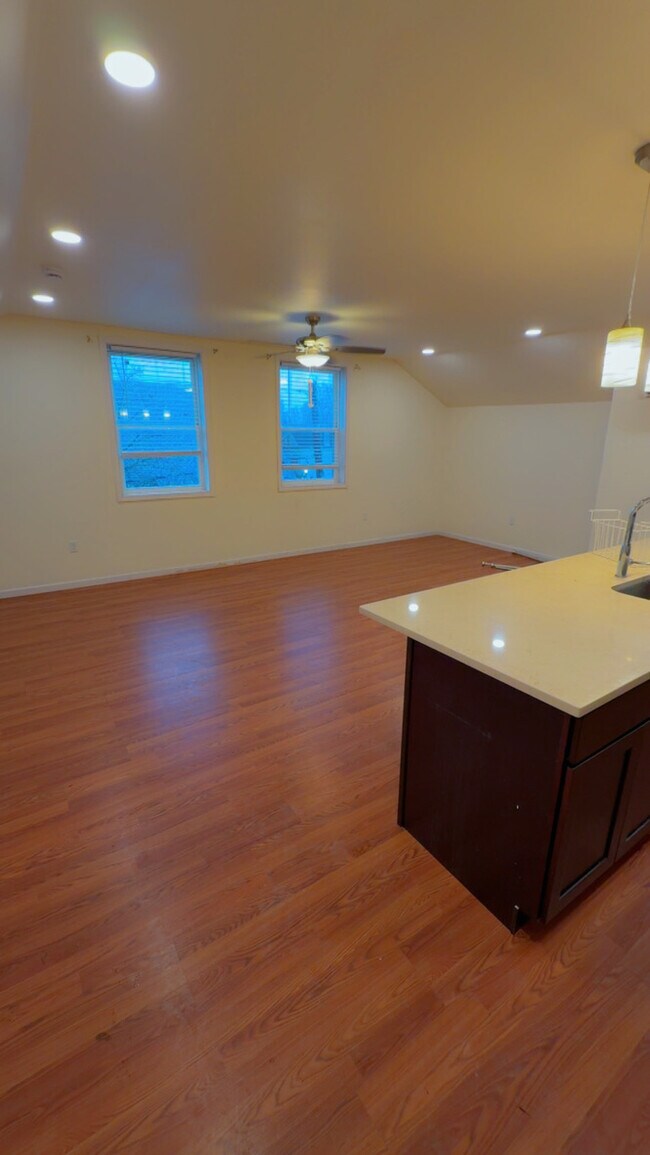 Foto del edificio - 171 Schiller St