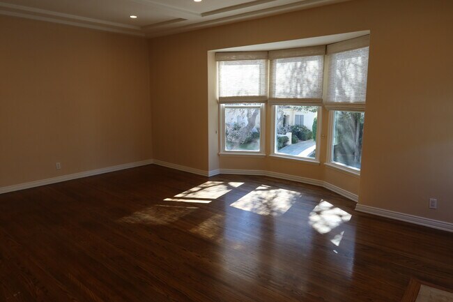 Building Photo - 6351 Orange St