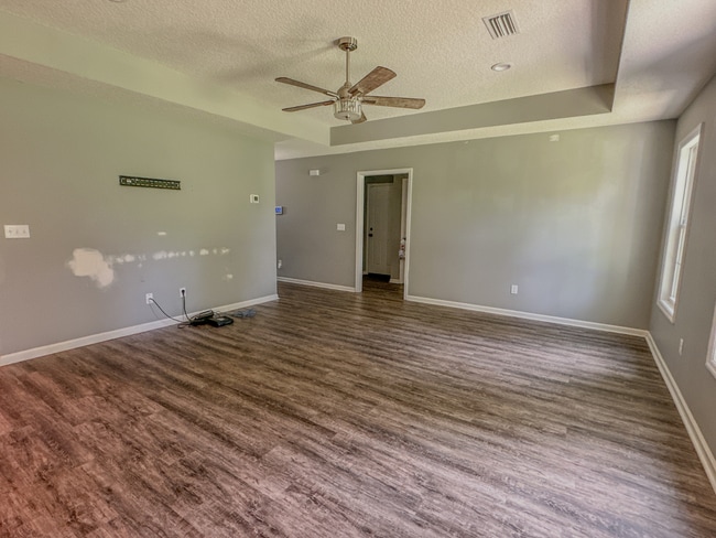 Building Photo - 1206 Lynn Terrace