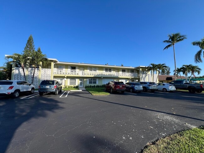 Building Photo - 1150 Boxwood Dr