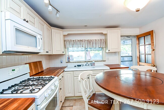 Foto del edificio - 821 Almond St