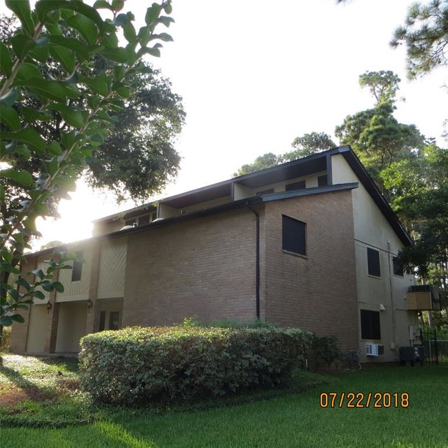 Building Photo - 930 Hackberry St