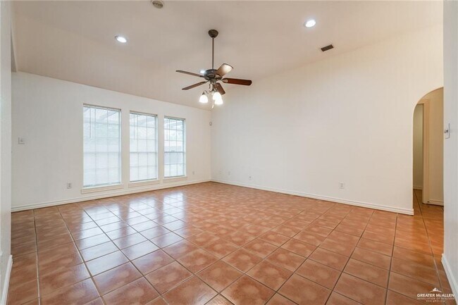 Building Photo - 18 N 30th St