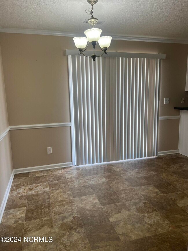 Foto del edificio - 900 Spring Forest Rd