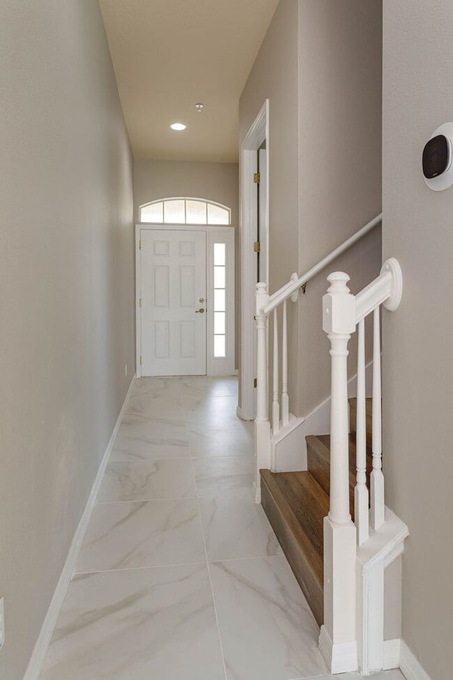 Building Photo - Spacious 4-Bedroom, 2.5-Bathroom Townhome with Modern Finishes and Community Amenities!