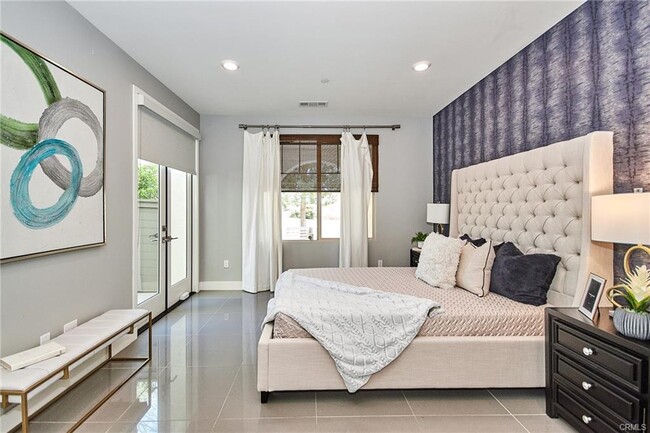 Building Photo - 133 Bosque