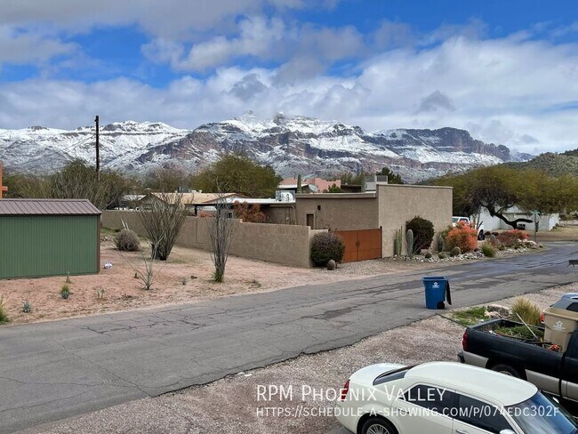 Foto del edificio - 5777 S Jacaranda Rd
