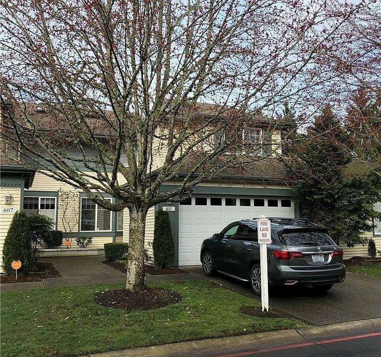 Primary Photo - 611 Chelan Pl NE