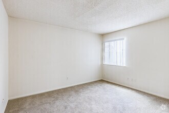 2BR, 2BA - 1,117SF - Sailpoint Bay Apartments