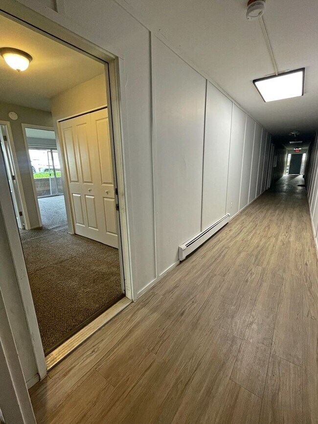 Foto del edificio - Two Bedroom Apartment Available for Rent!