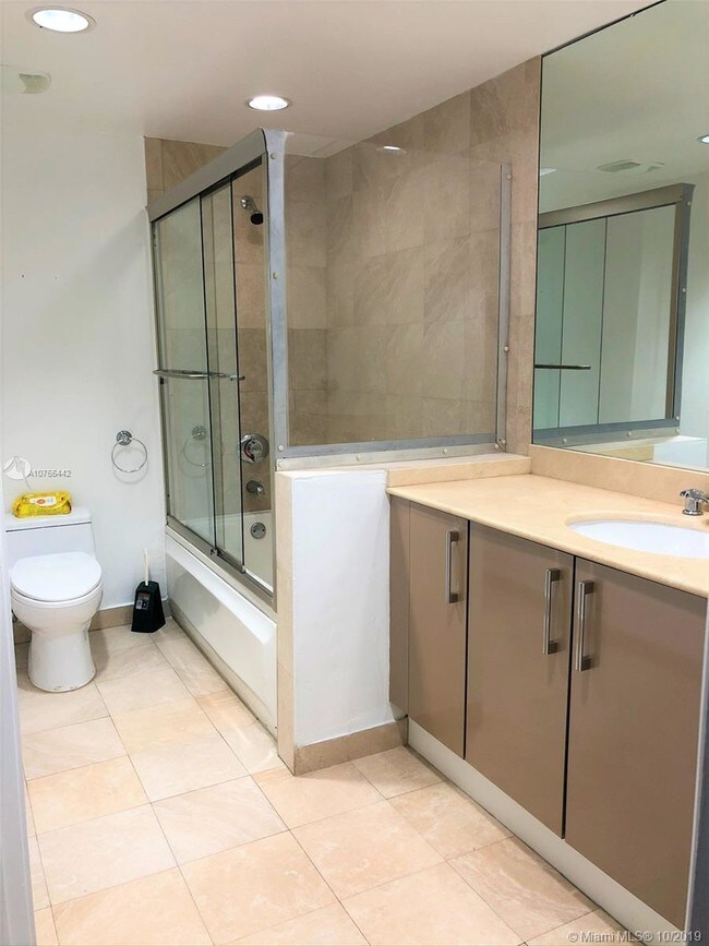 Building Photo - 7728 Collins Ave