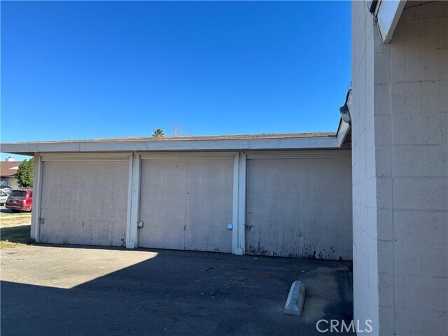 Building Photo - 16127 Orange Ct