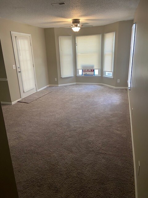 Living room - 6260 Rosecroft Dr