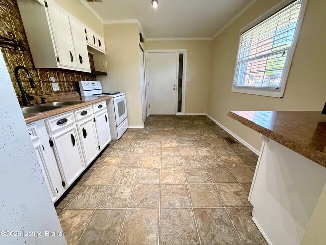 Foto del edificio - 6216 Hillcrest Ct