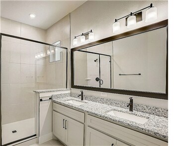 Foto del edificio - 504 E 2nd St