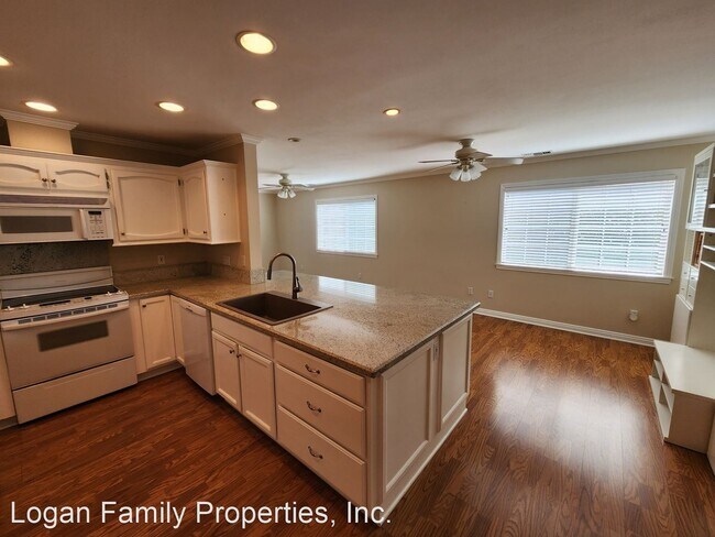 Foto del edificio - 2 br, 2 bath House - 16387 Gabarda Rd.