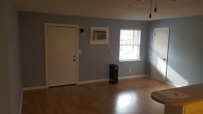 Sala de estar - 125 Avery St