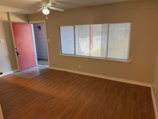 Foto del edificio - 2408 Longview St