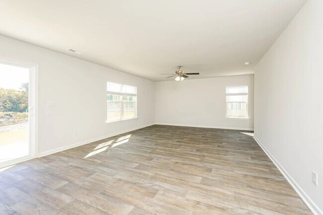 Foto del edificio - 504 Jack Pine St