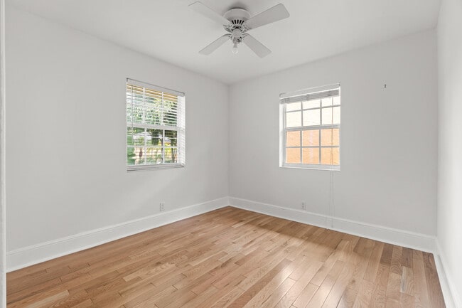 Building Photo - 223 Park Ave