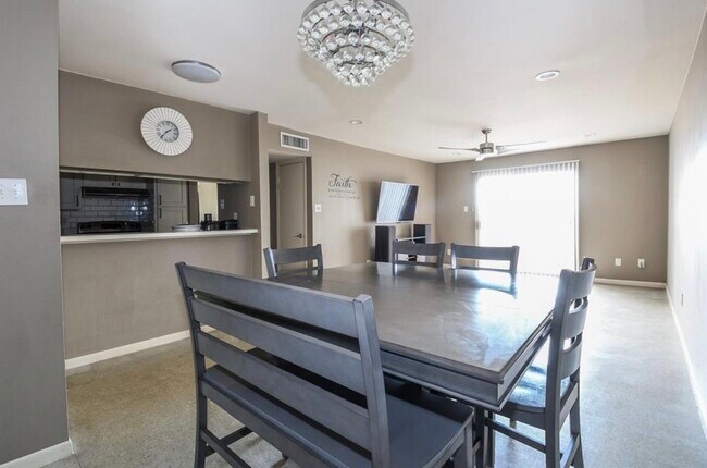 Foto del edificio - 8529 Hearth Dr