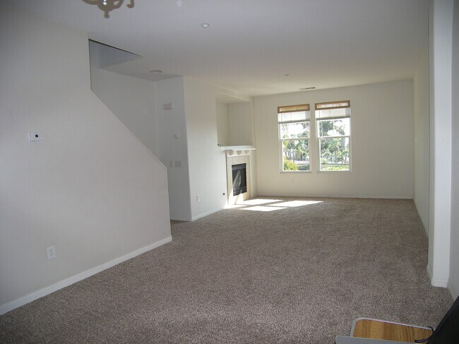 Foto del edificio - 775 Harbor Cliff Way