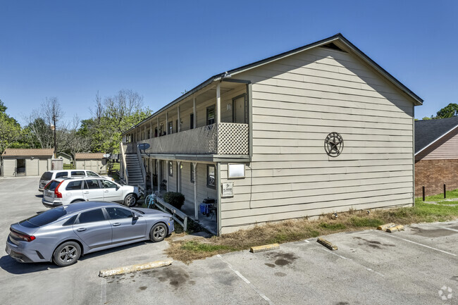 Building Photo - Heritage Court Apartments