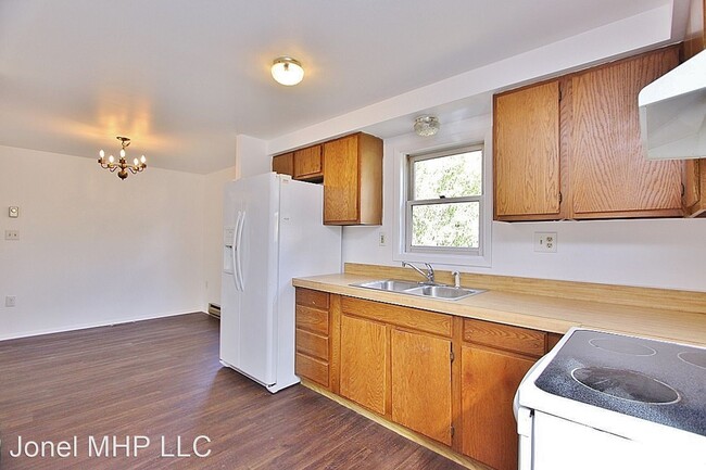 Building Photo - 3 br, 1 bath House - 408 Joslen Blvd