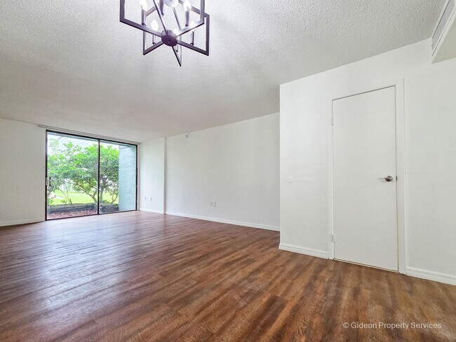 Foto del edificio - 711 SW 75th St