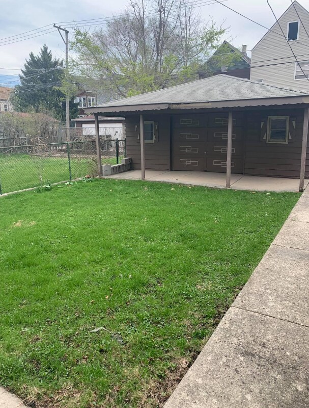 Foto del edificio - 8331 S South Shore Dr