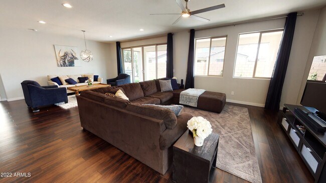 Building Photo - 23052 Via Del Oro
