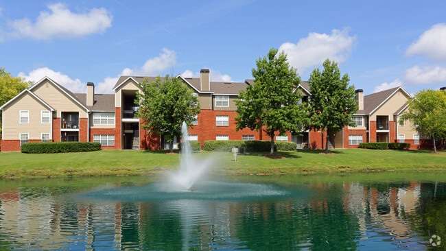 Community View - Vaughn Lakes Apartments