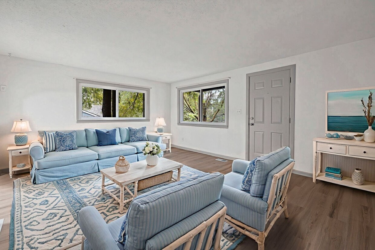 Primary Photo - Beautiful 3 Bedroom Home