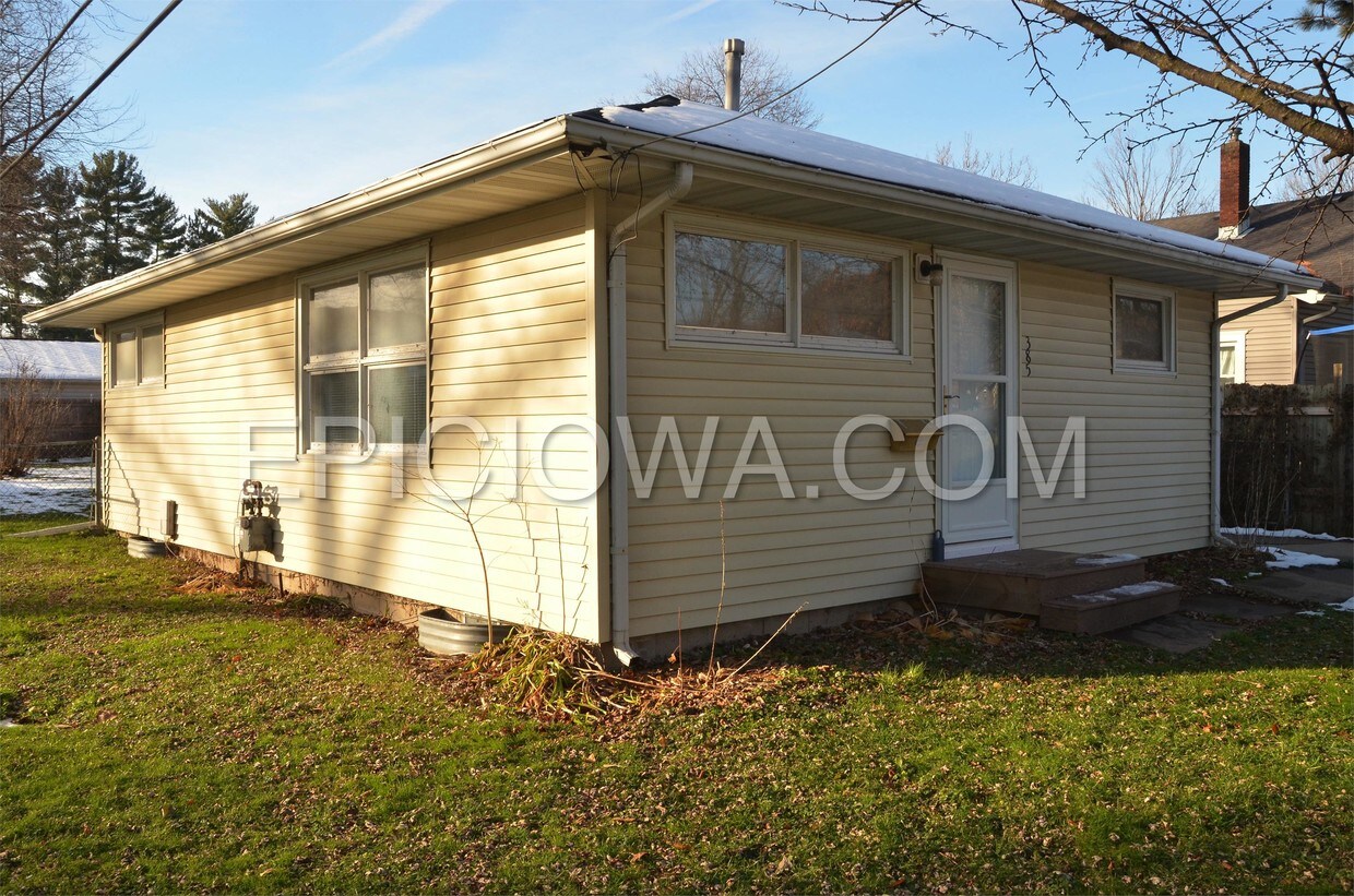 Primary Photo - 385 30th St SE