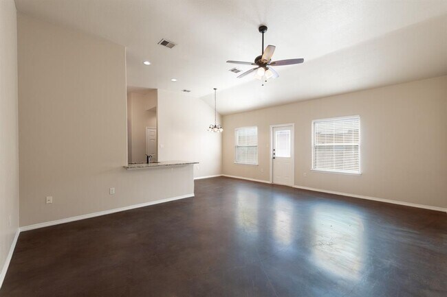 Building Photo - 455 Jack Rabbit Ln