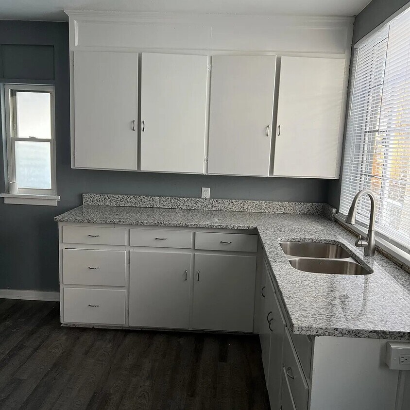 Foto del edificio - 1223 Portage Ave