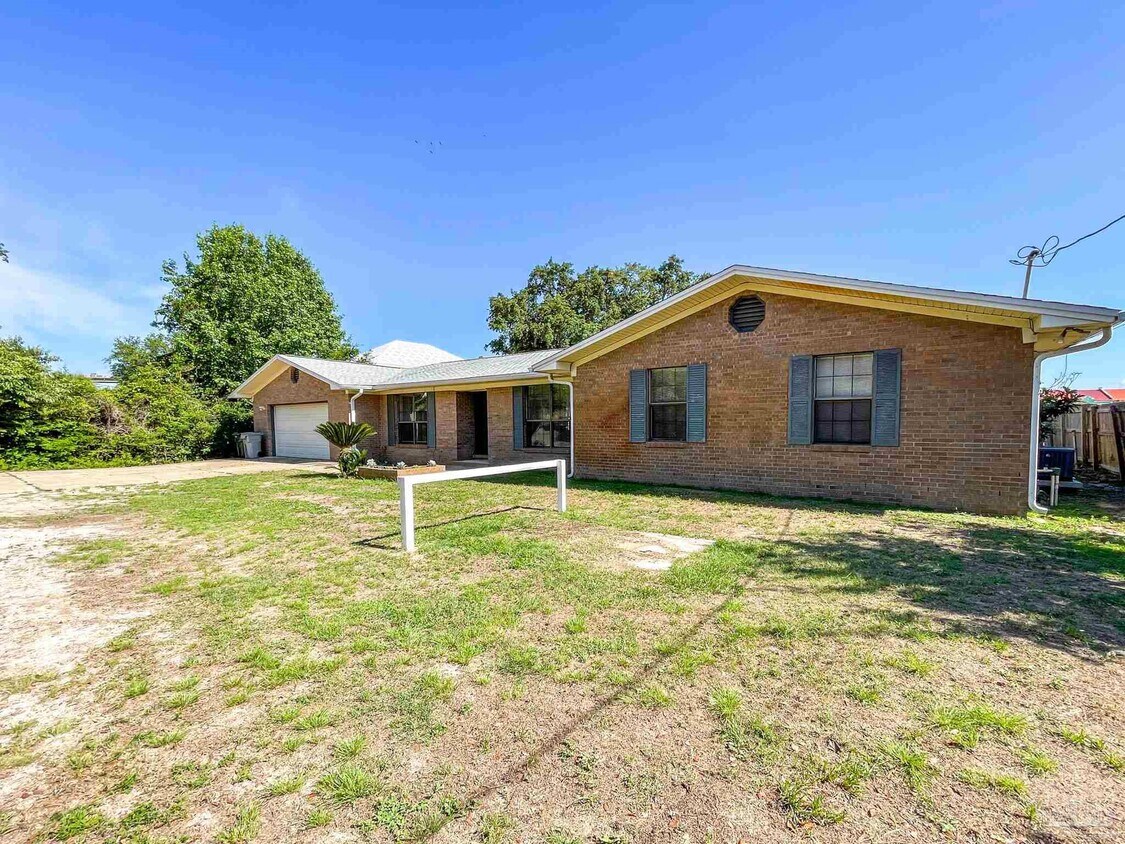 13555 Canal Dr, Pensacola, FL 32507 - House Rental in Pensacola, FL ...