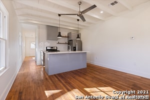Foto del edificio - 909 N Mesquite St