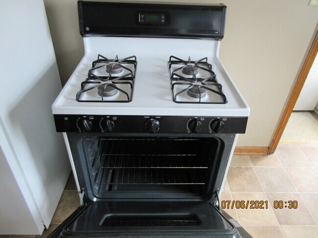 Clean appliances - 2900 Sheridan St