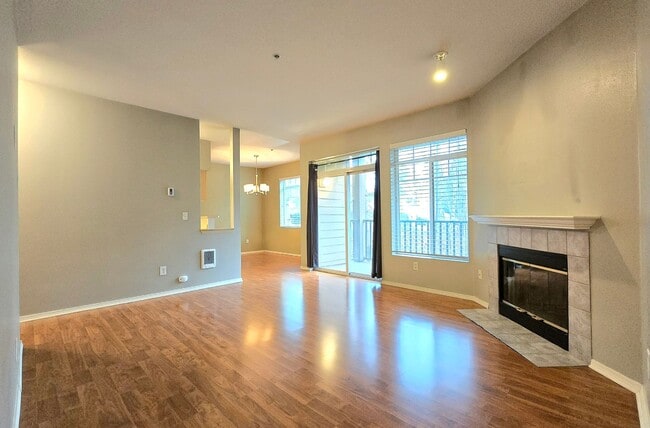 Foto del edificio - Condo in Brookwood Community in Bothell