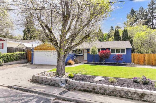 Foto del edificio - 2419 Erie Dr