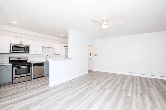 Foto del edificio - 5920 N Ridge Ave