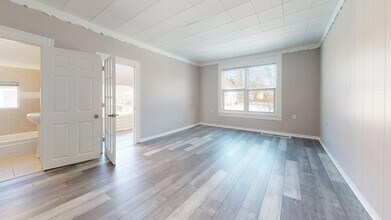 Building Photo - 3868 W 37th St